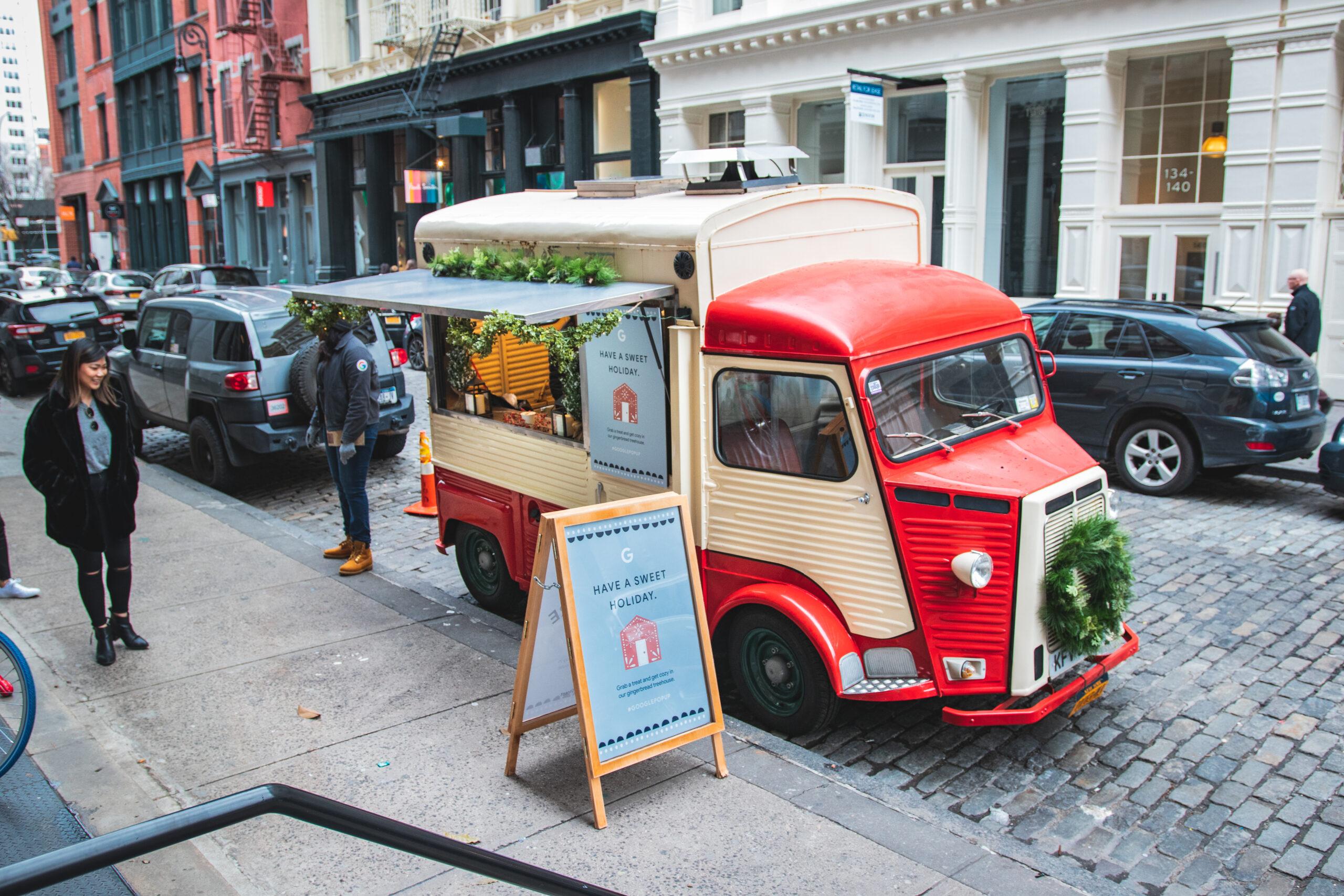 10 Ideas for Holiday Experiential Marketing Campaigns 2021