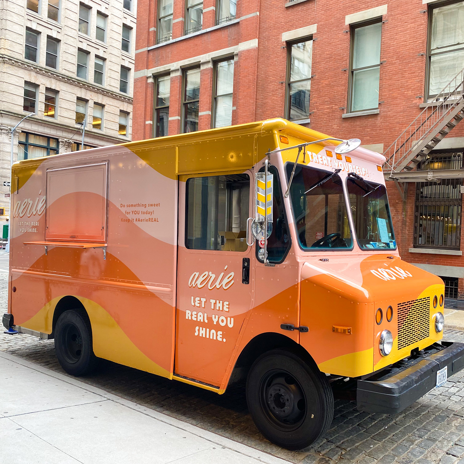 Aerie Groove Treat Truck Mobile Tour