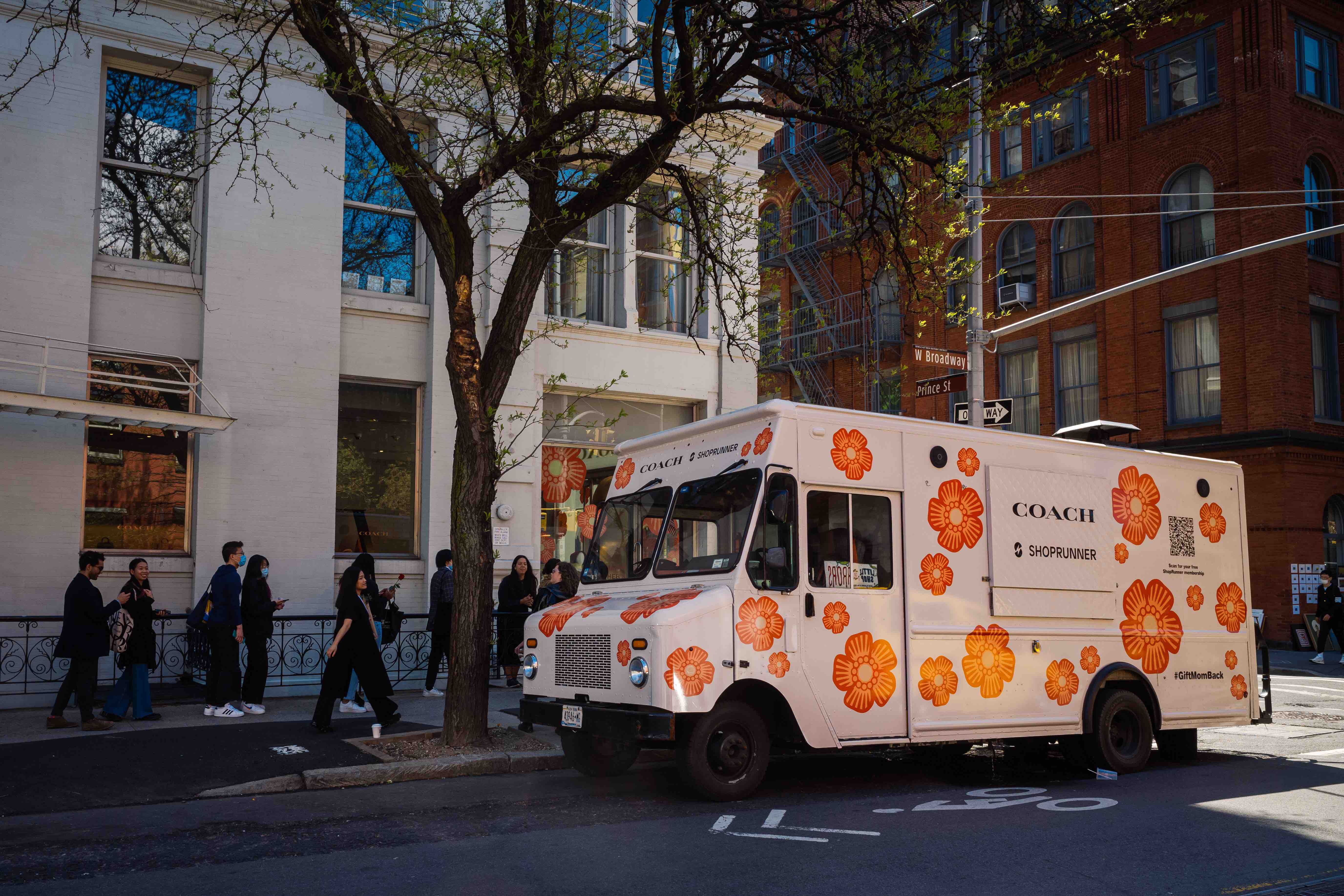 coach-shoprunner-branded-truck Coach x ShopRunner Branded Food Truck