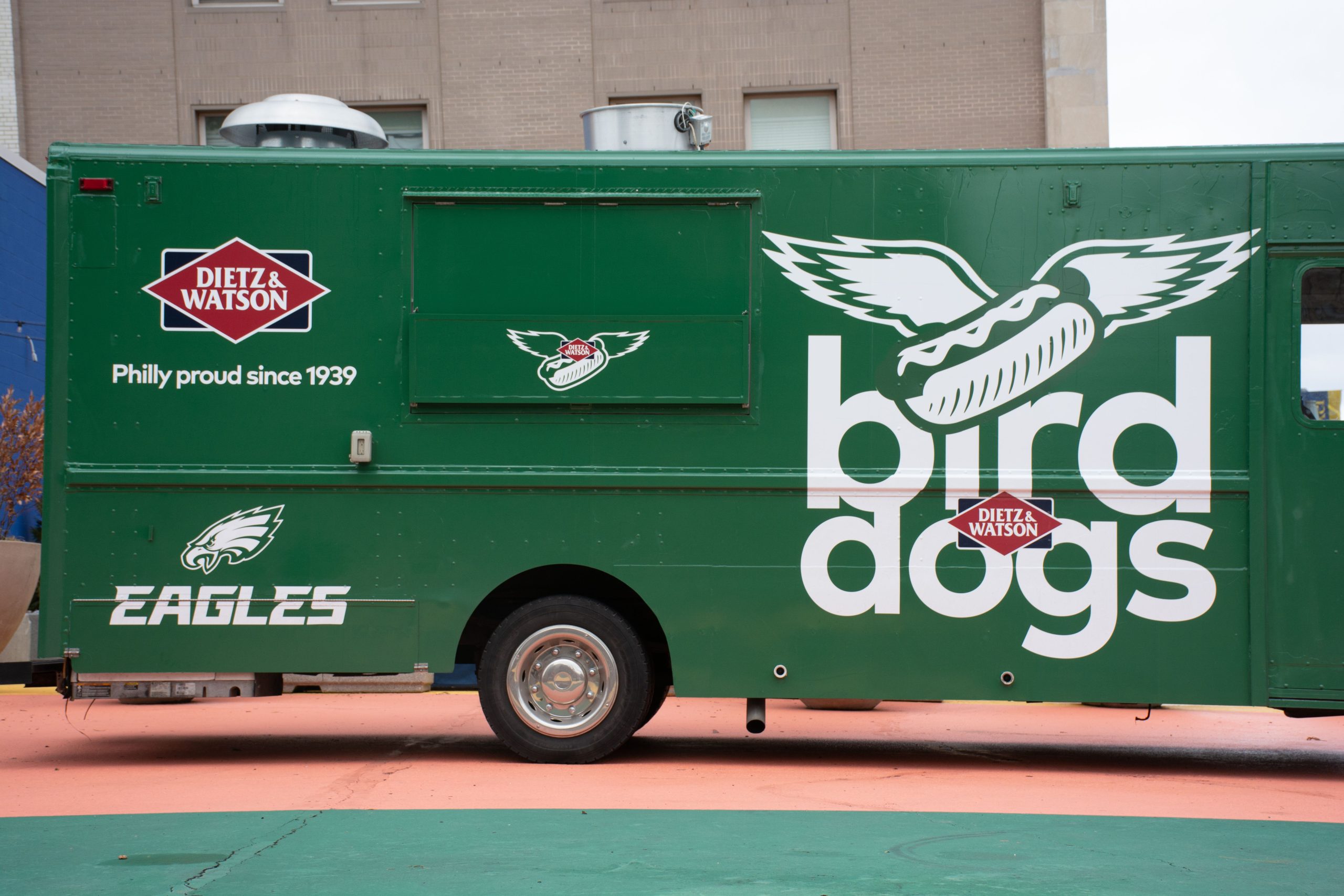 bird dog truck, super bowl advertising, nfl