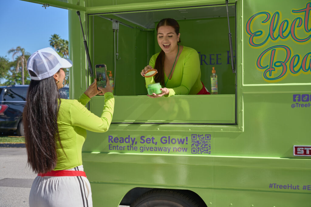 How Retail Experiential Marketing Turns Foot Traffic Into Customers