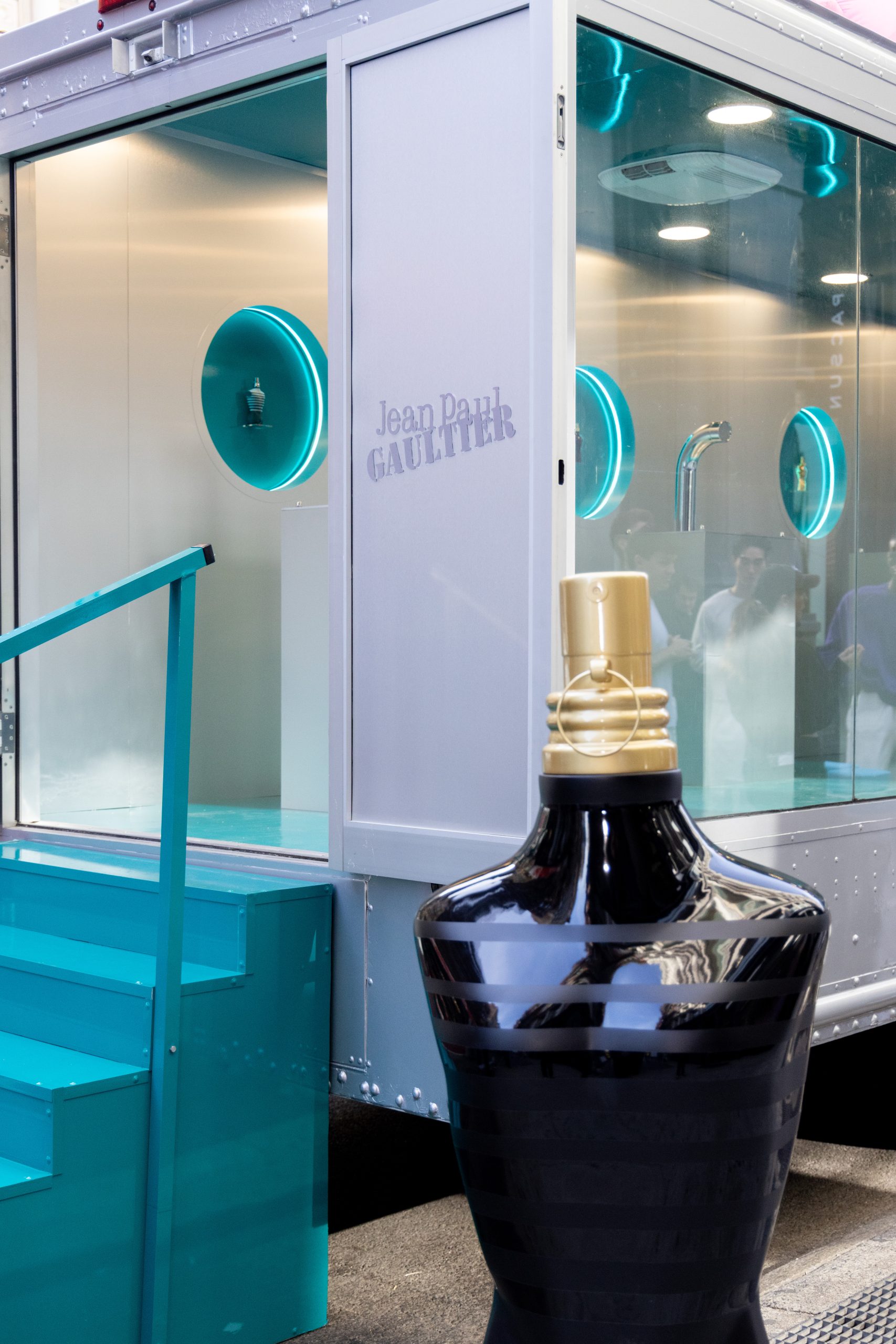 JEAN PAUL GAULTIER POP-UP EVENT - JEAN PAUL GAULTIER NYC - BRANDED GLASS TRUCK