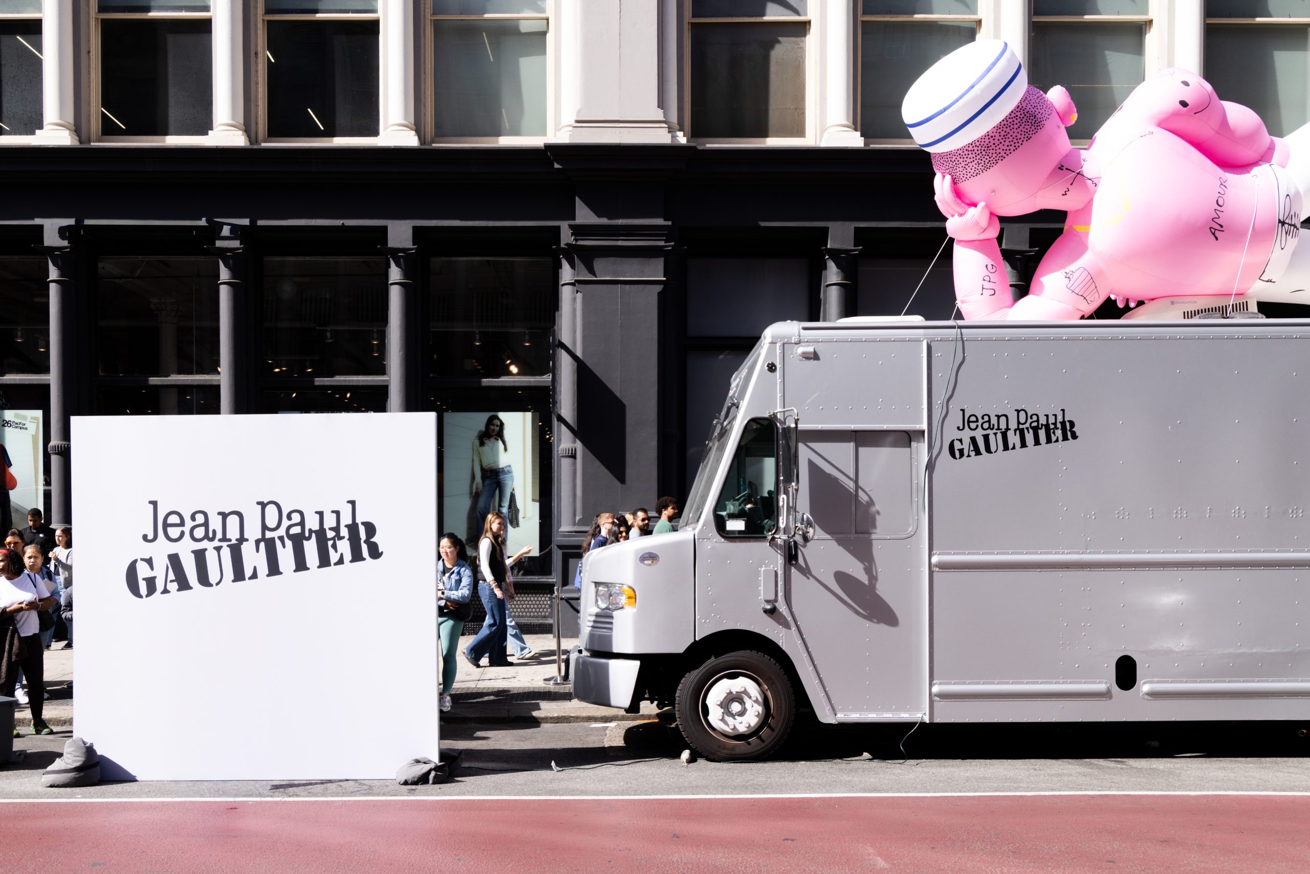 JEAN PAUL GAULTIER POP-UP EVENT - JEAN PAUL GAULTIER NYC - BRANDED GLASS TRUCK