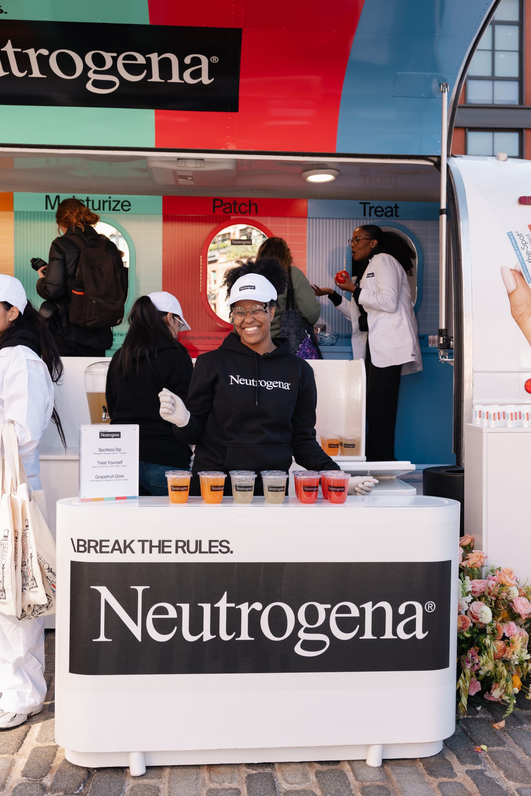 NEUTROGENA NYC POP UP - SKINCARE POP-UP EVENT - NEUTROGENA AIRSTREAM STAGE