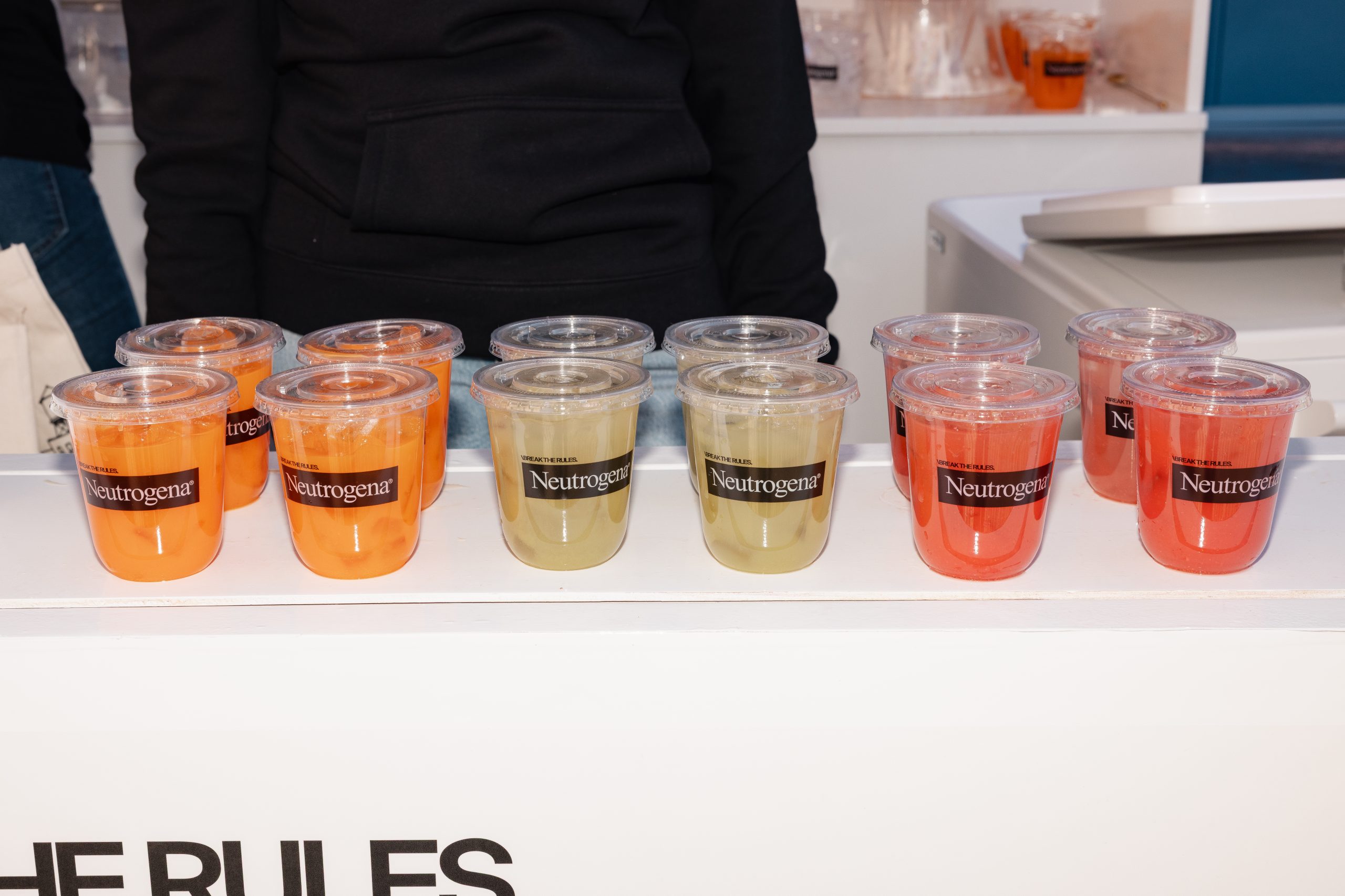 NEUTROGENA NYC POP UP - SKINCARE POP-UP EVENT - NEUTROGENA AIRSTREAM STAGE