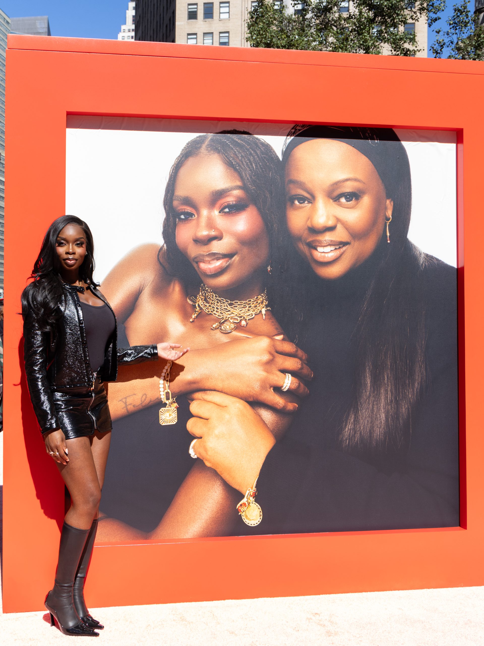 PANDORA POP-UP EVENT - PANDORA PAT McGRATH - BRANDED CITROEN TRUCK