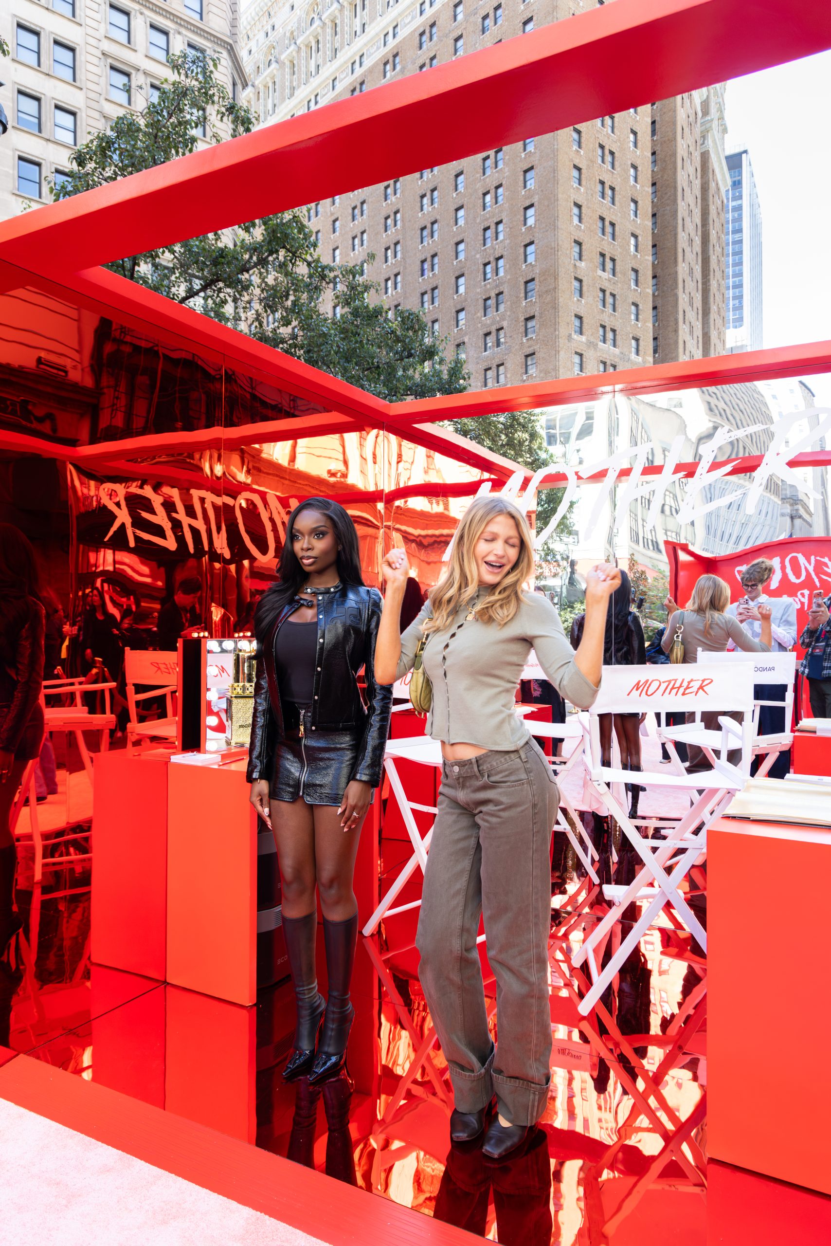 PANDORA POP-UP EVENT - PANDORA PAT McGRATH - BRANDED CITROEN TRUCK